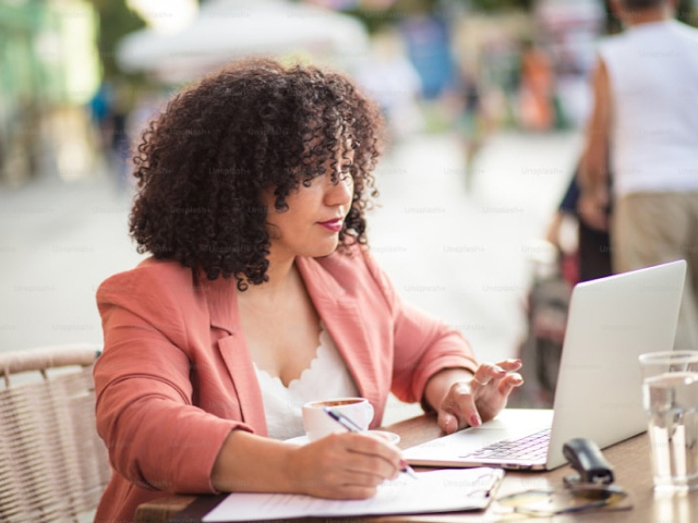 A project manager taking her SAFe Scrum Master Certification Course remotely.